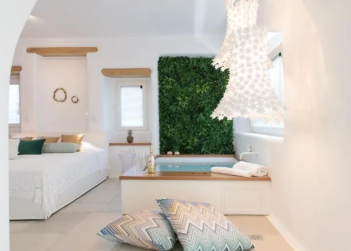 Euphoria Downtown * Naxos City